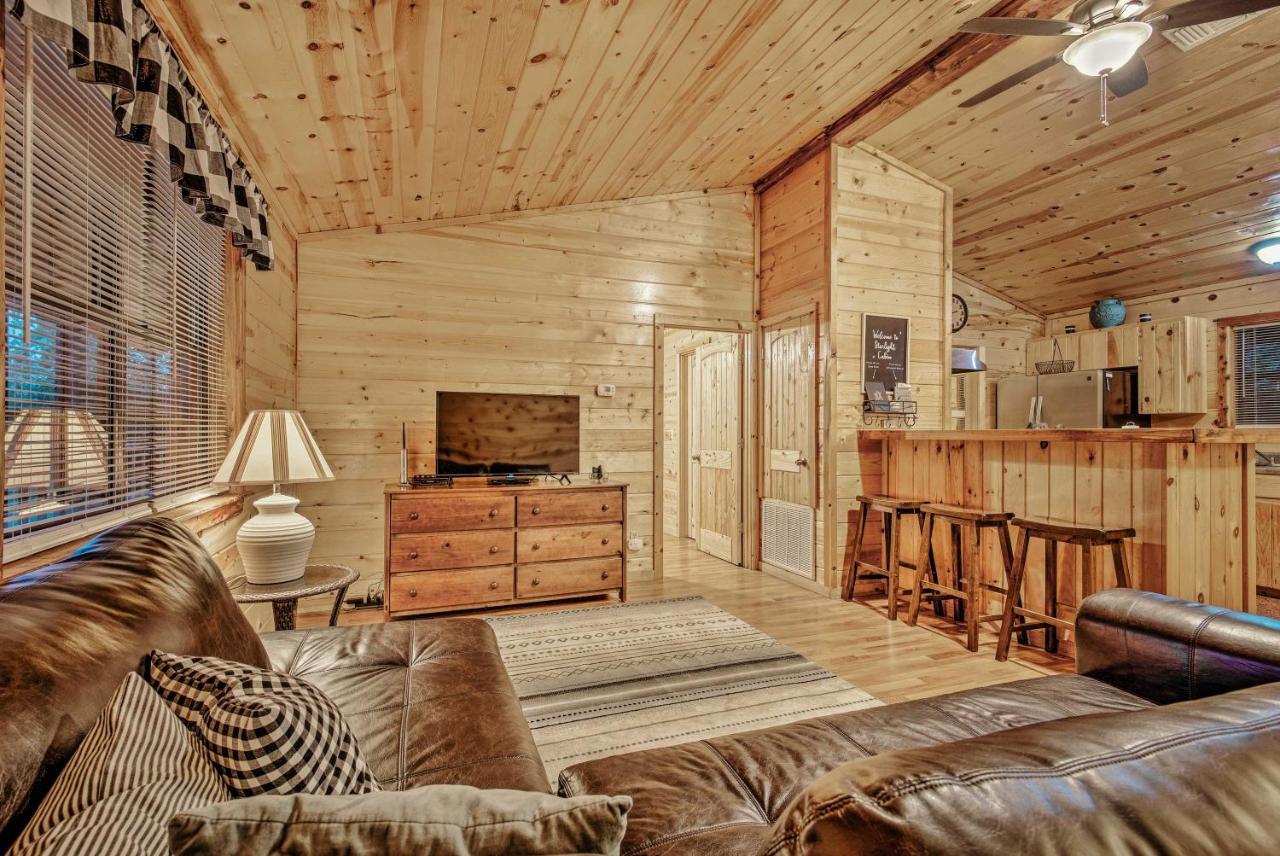 Broken Bow Starlight Cabin With Private Hot Tub! Экстерьер фото